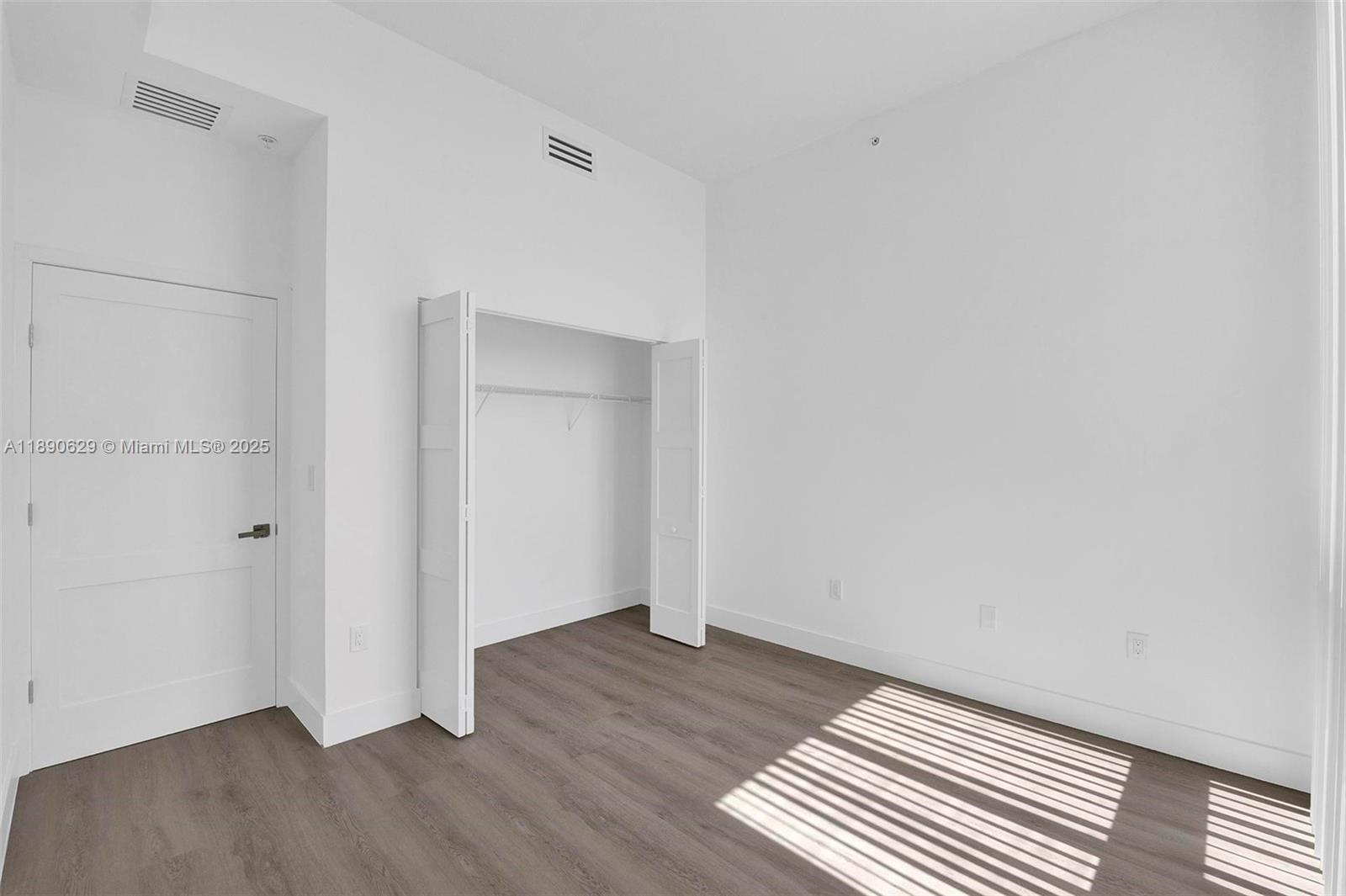 TERRAZAS RIVERPARK VILLAG - Residential