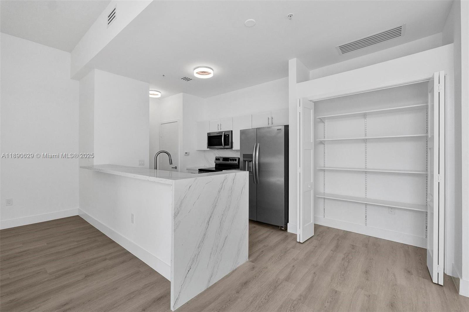 TERRAZAS RIVERPARK VILLAG - Residential