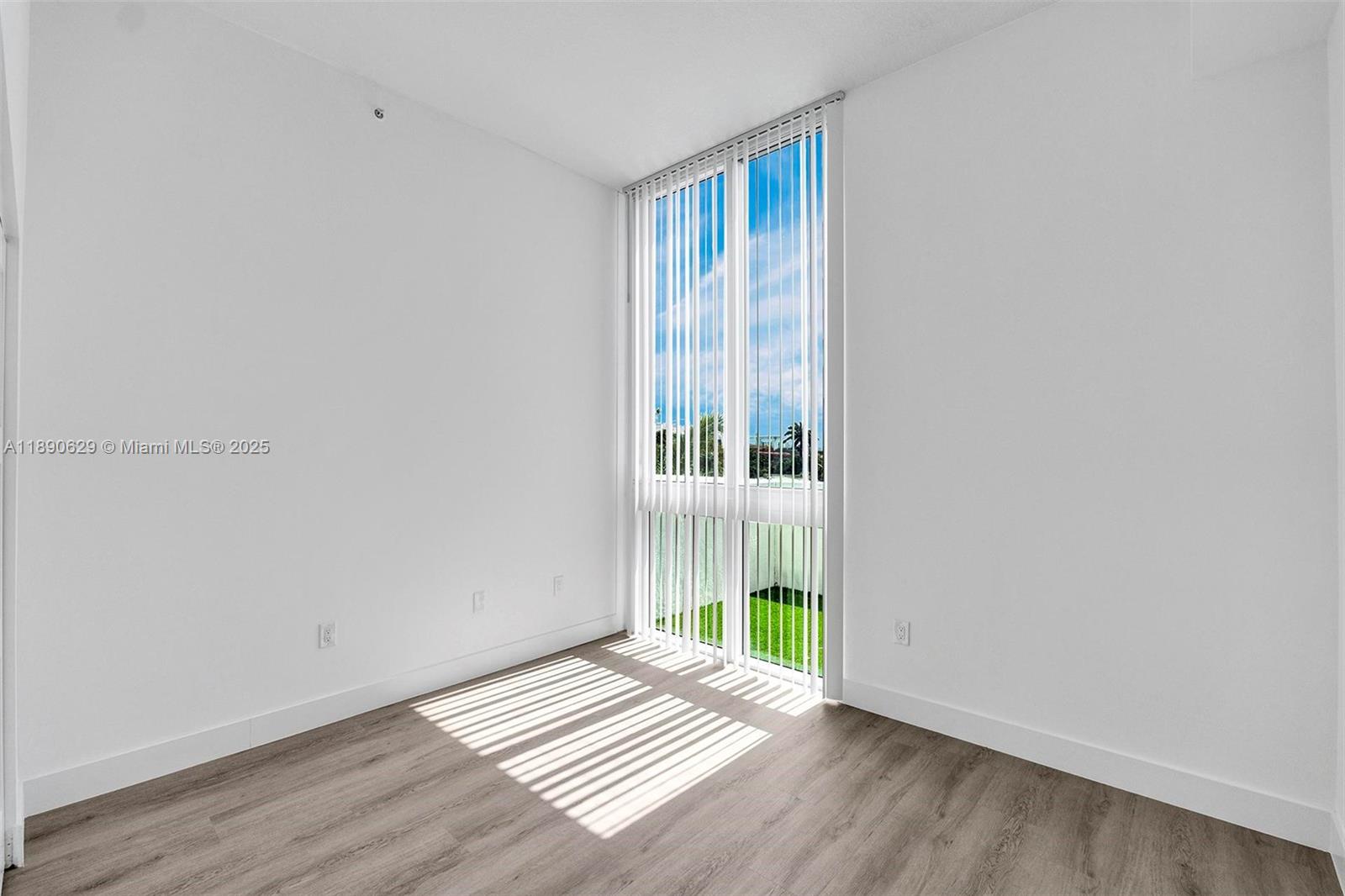 TERRAZAS RIVERPARK VILLAG - Residential