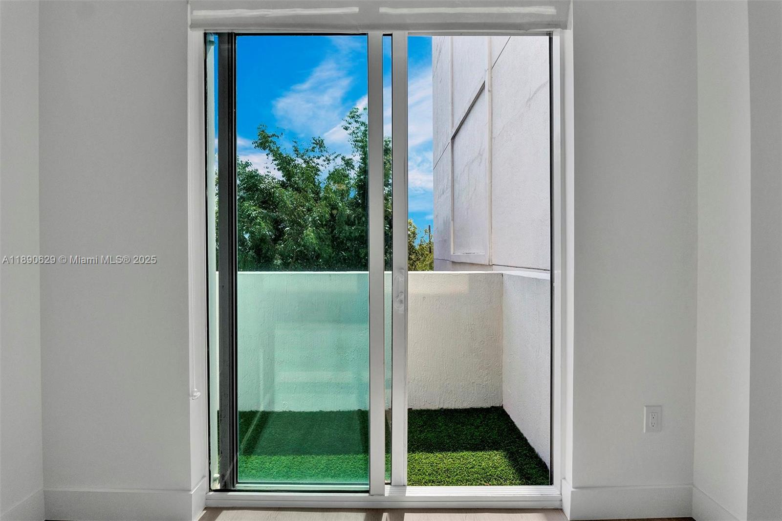 TERRAZAS RIVERPARK VILLAG - Residential