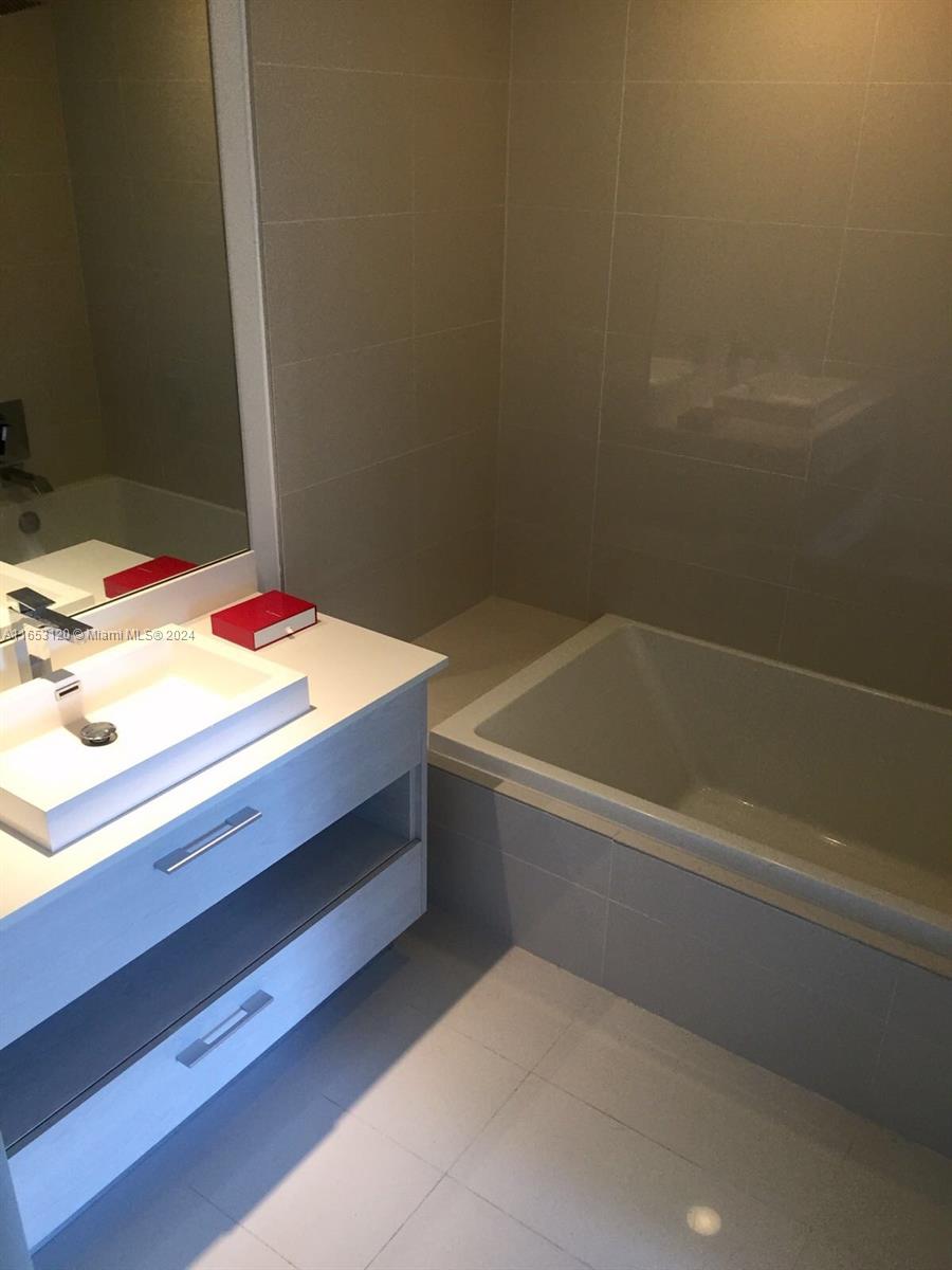 BRICKELL HEIGHTS WEST CON - Residential