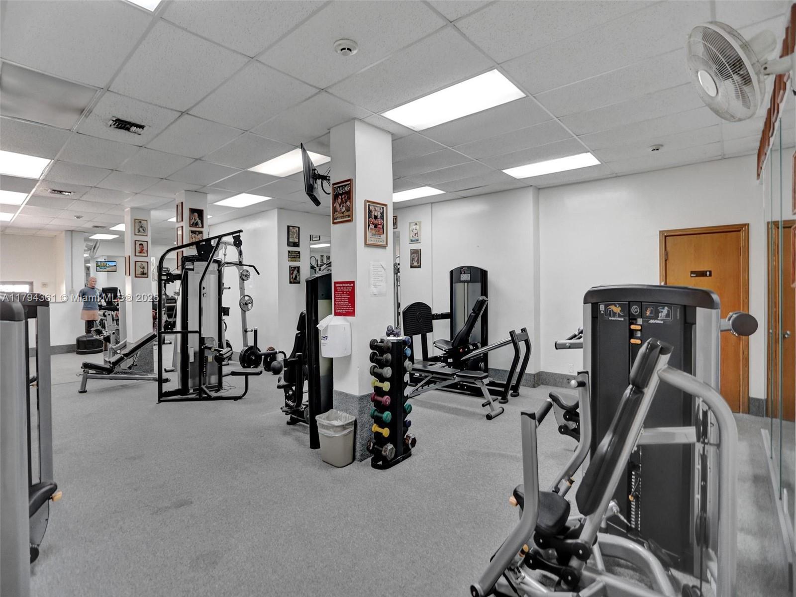 HALLMARK OF HOLLYWOOD CON - Residential Lease