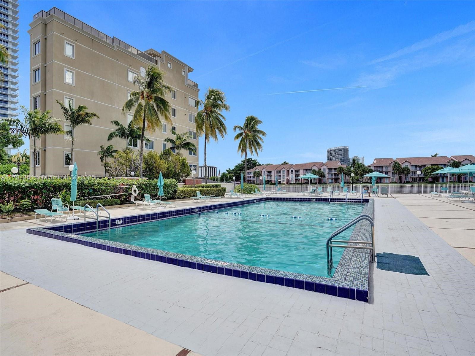 HALLMARK OF HOLLYWOOD CON - Residential Lease