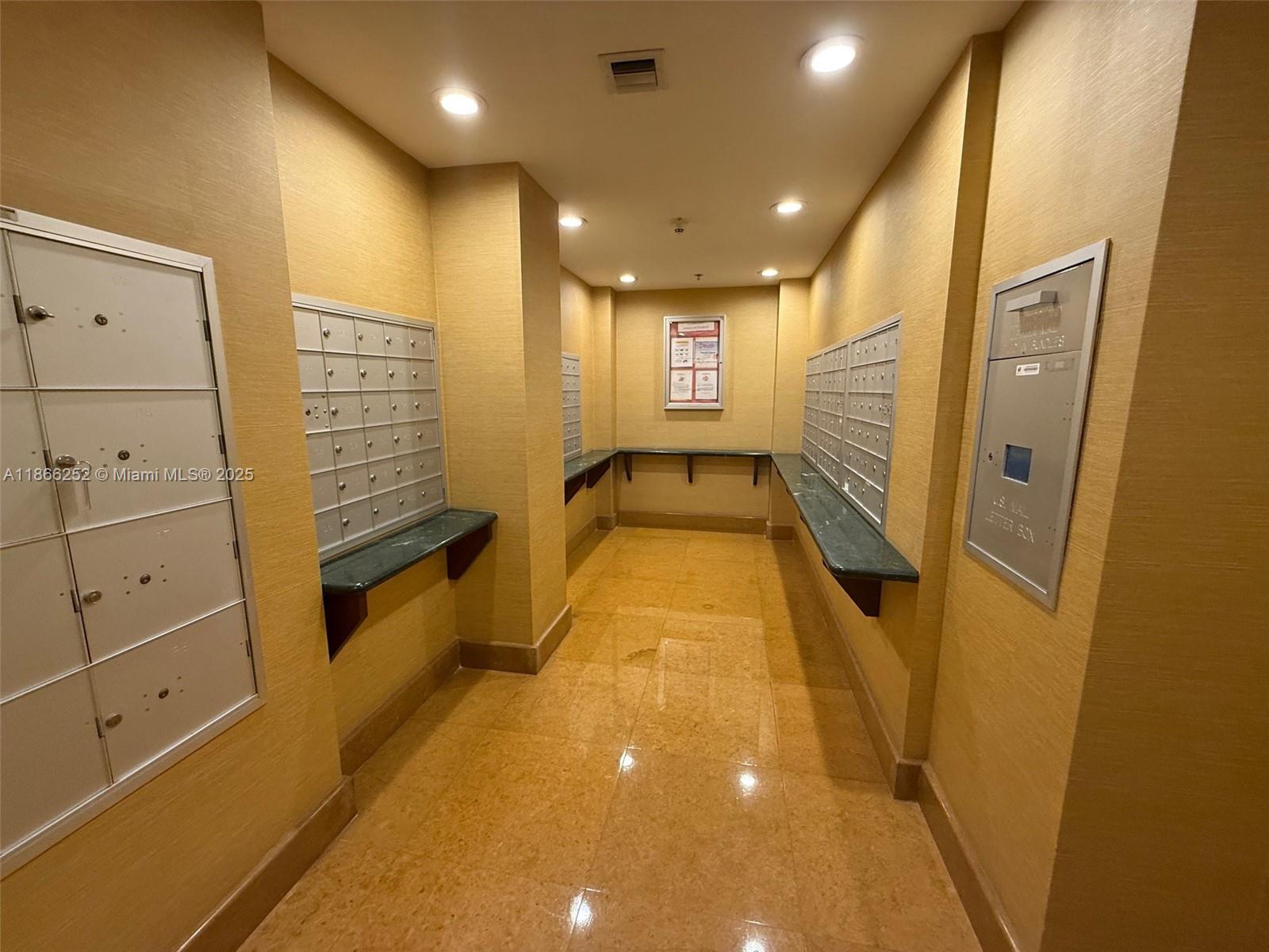 COLONNADE AT DADELAND SW - Residential