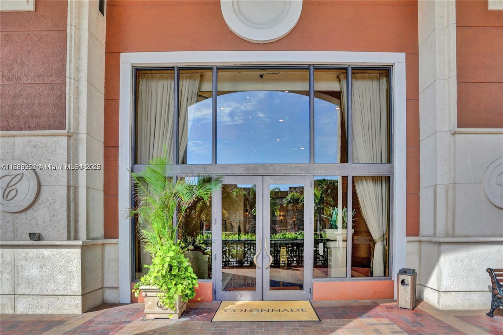 COLONNADE AT DADELAND SW - Residential