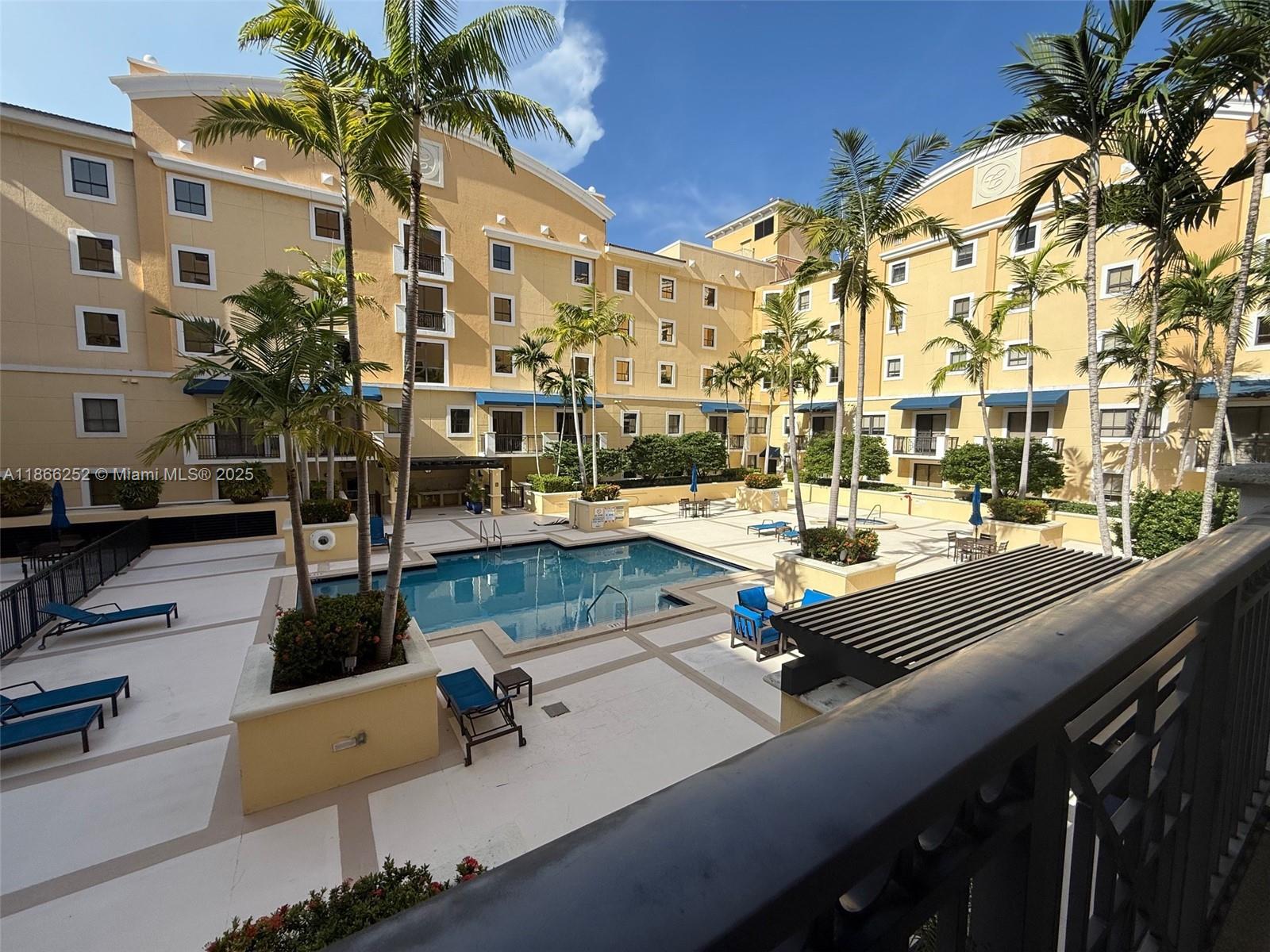 COLONNADE AT DADELAND SW - Residential