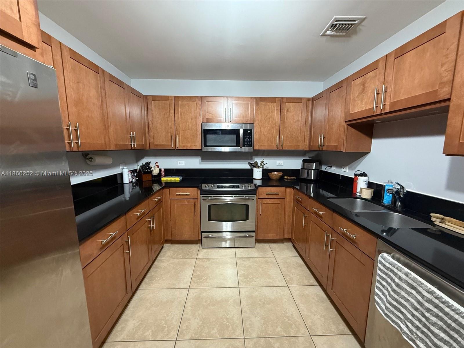 COLONNADE AT DADELAND SW - Residential