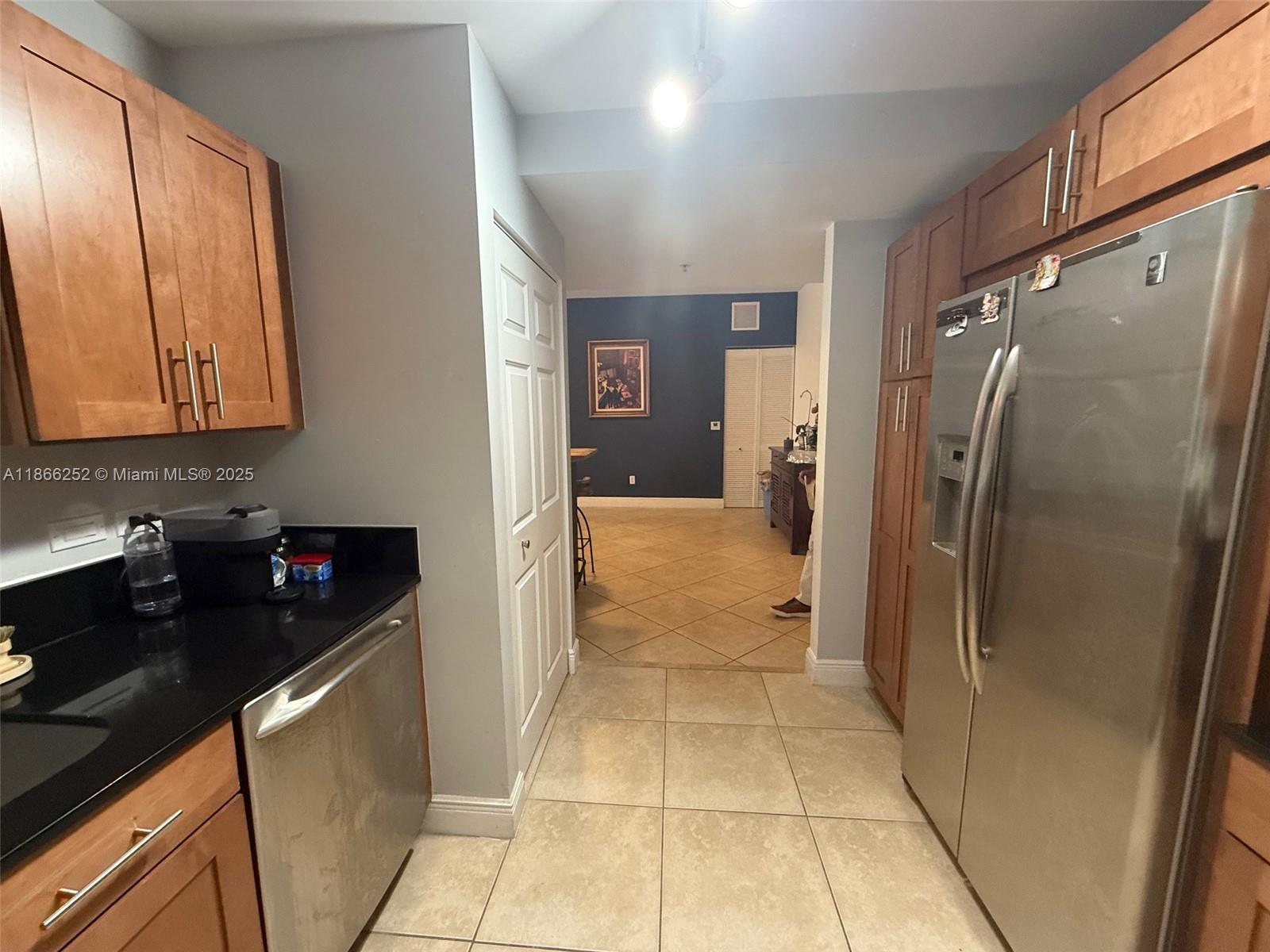 COLONNADE AT DADELAND SW - Residential