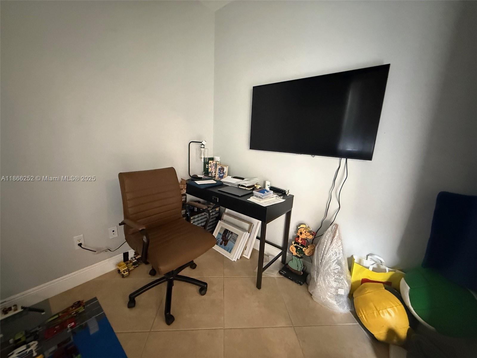 COLONNADE AT DADELAND SW - Residential