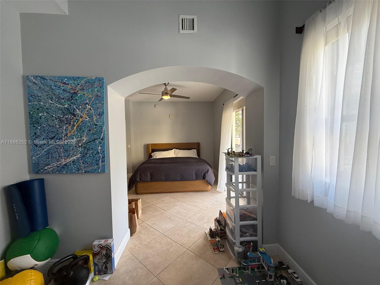 COLONNADE AT DADELAND SW - Residential