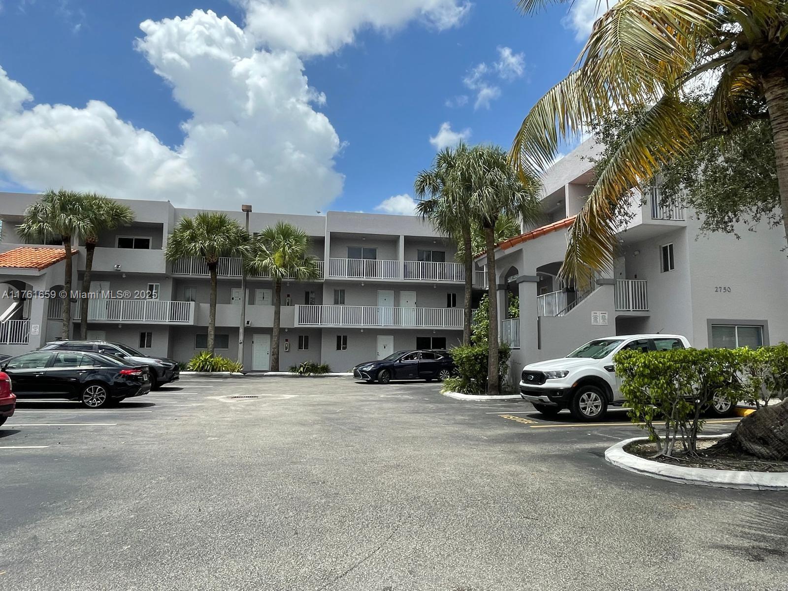2750 W 76th St 201, Hialeah, Miami-Dade County, Florida - 2 Bedrooms  
2 Bathrooms - 