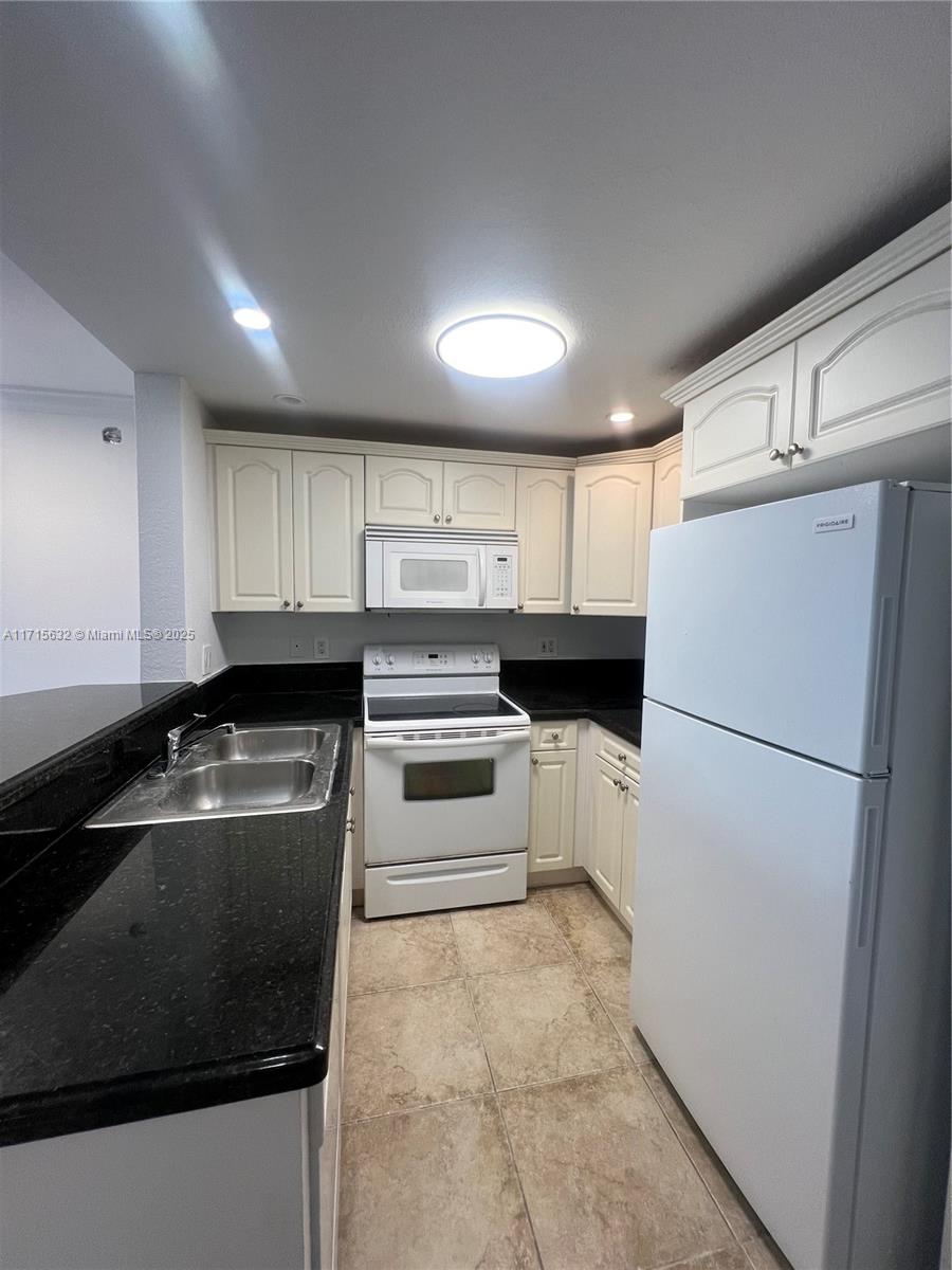 KEYSTONE TOWERS CONDO - Residential