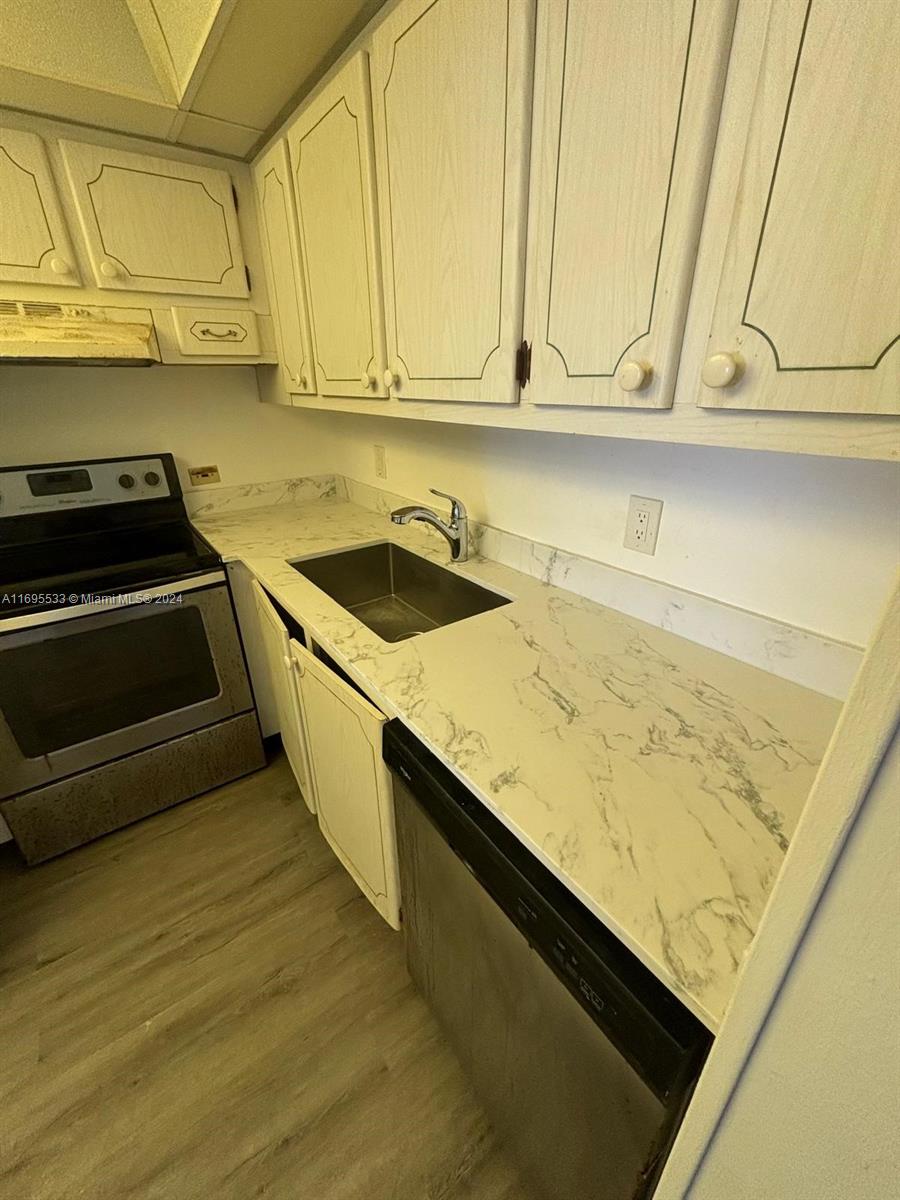 SALISBURY CONDOS - Residential Lease