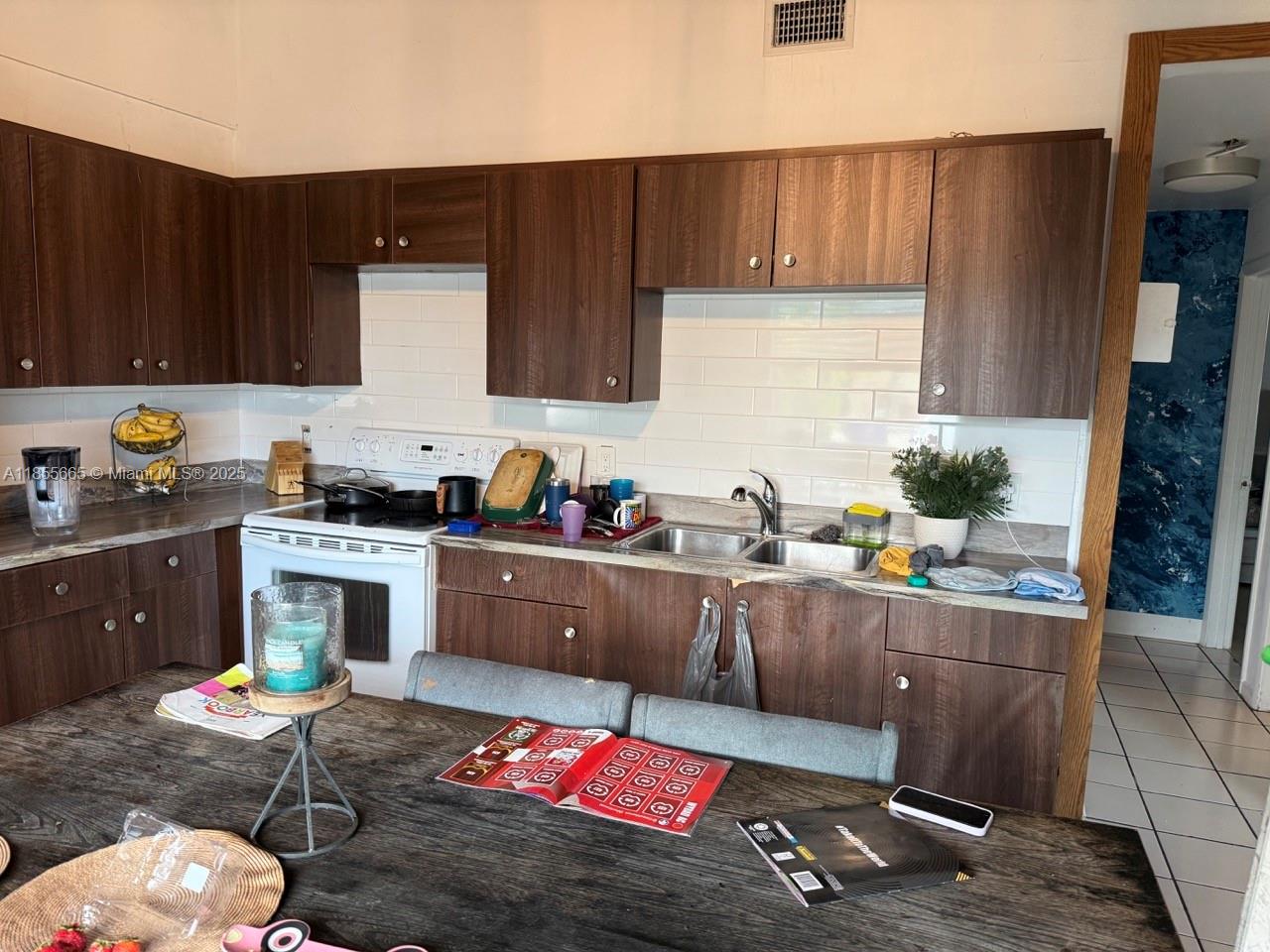 FLORAL HEIGHTS - Residential Income