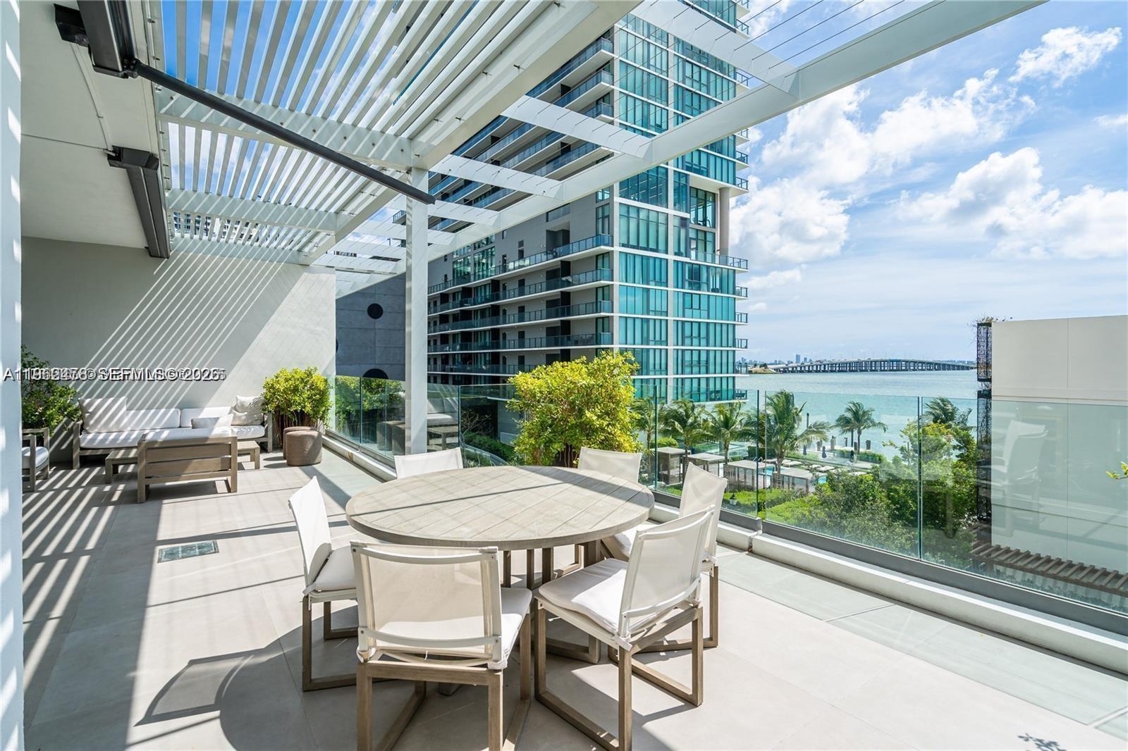 PARAISO BAY CONDO - Residential
