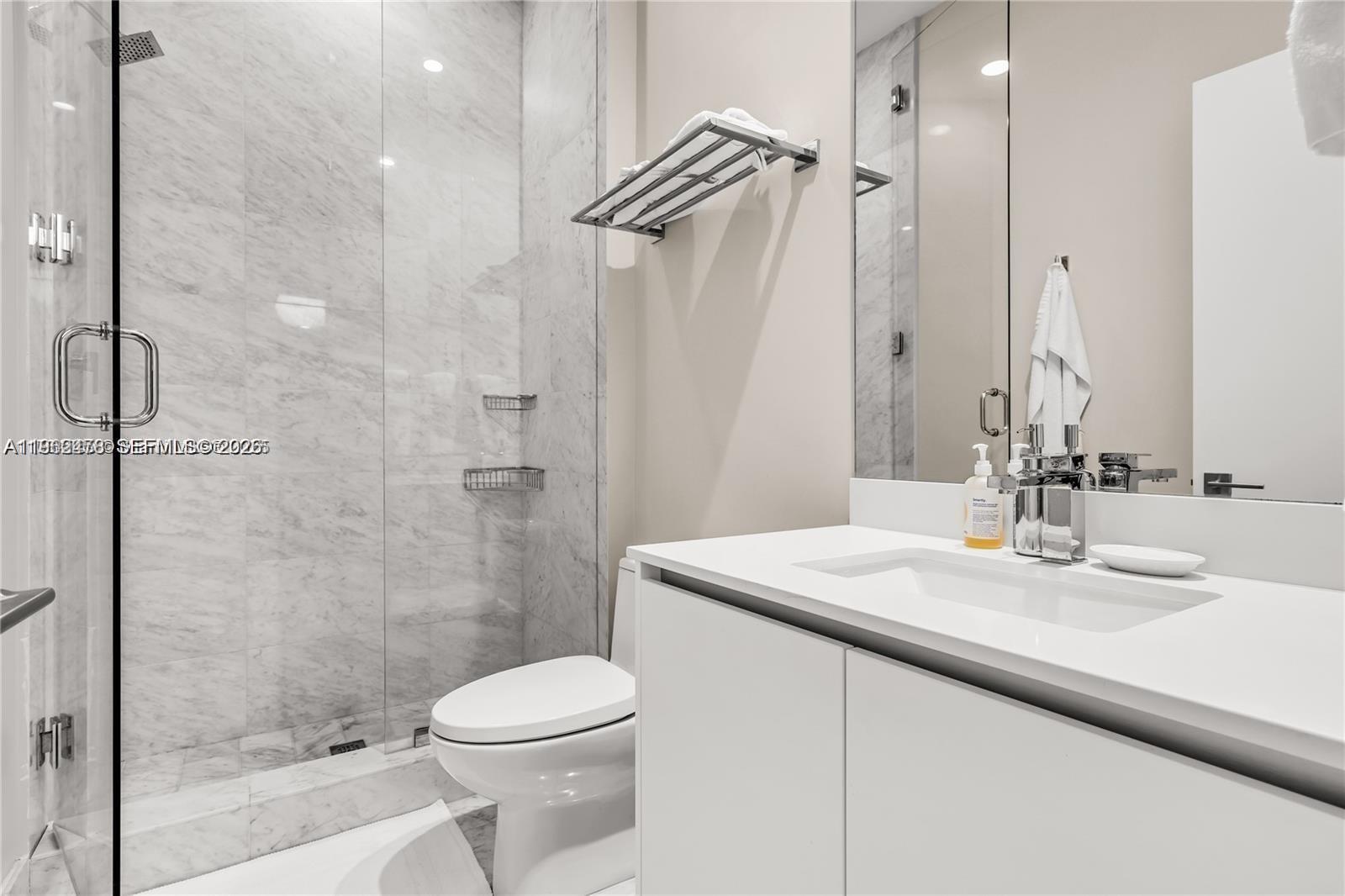 PARAISO BAY CONDO - Residential