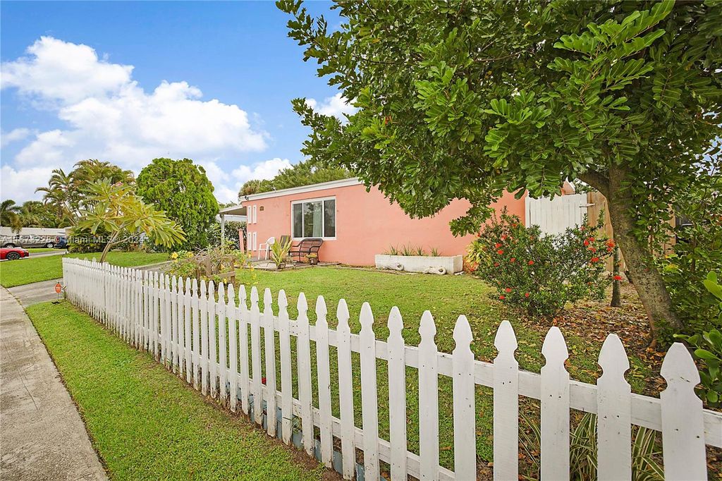 Photo of 9140 Keating Dr, Palm Beach Gardens, FL 33410 (MLS # A11673228)