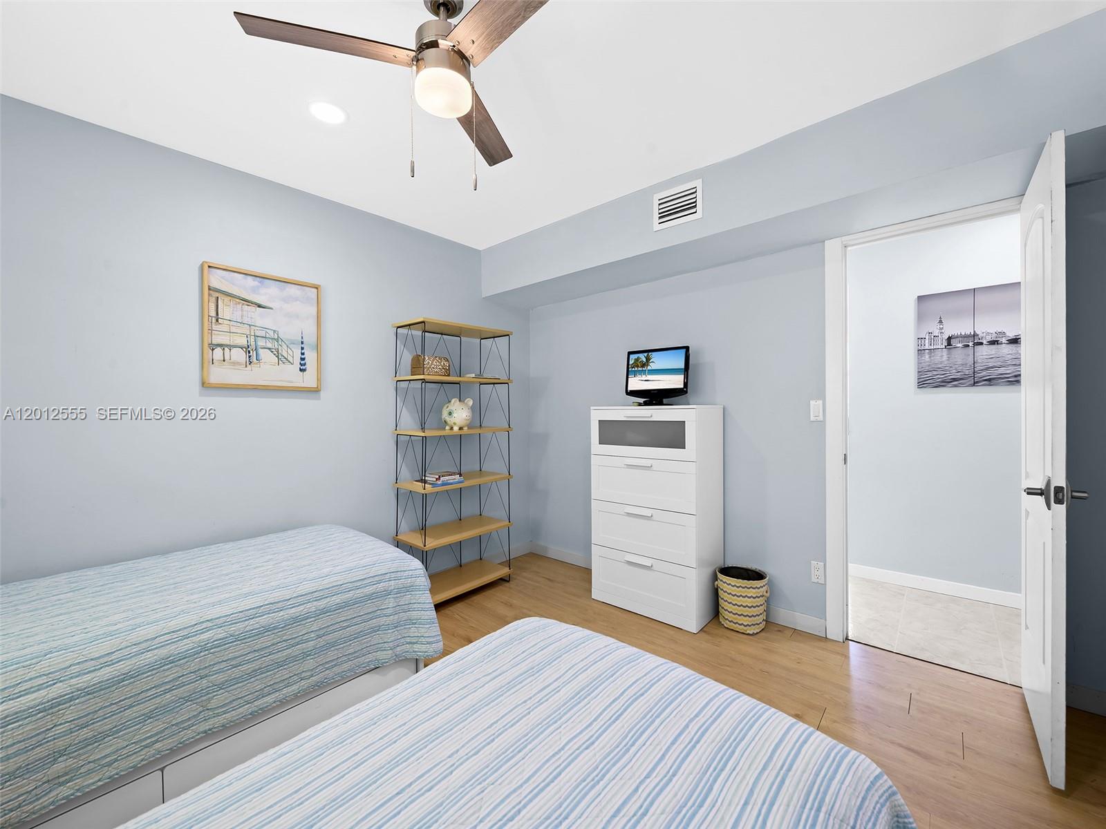 HOLLYWOOD LAKES SECTION - Residential Lease
