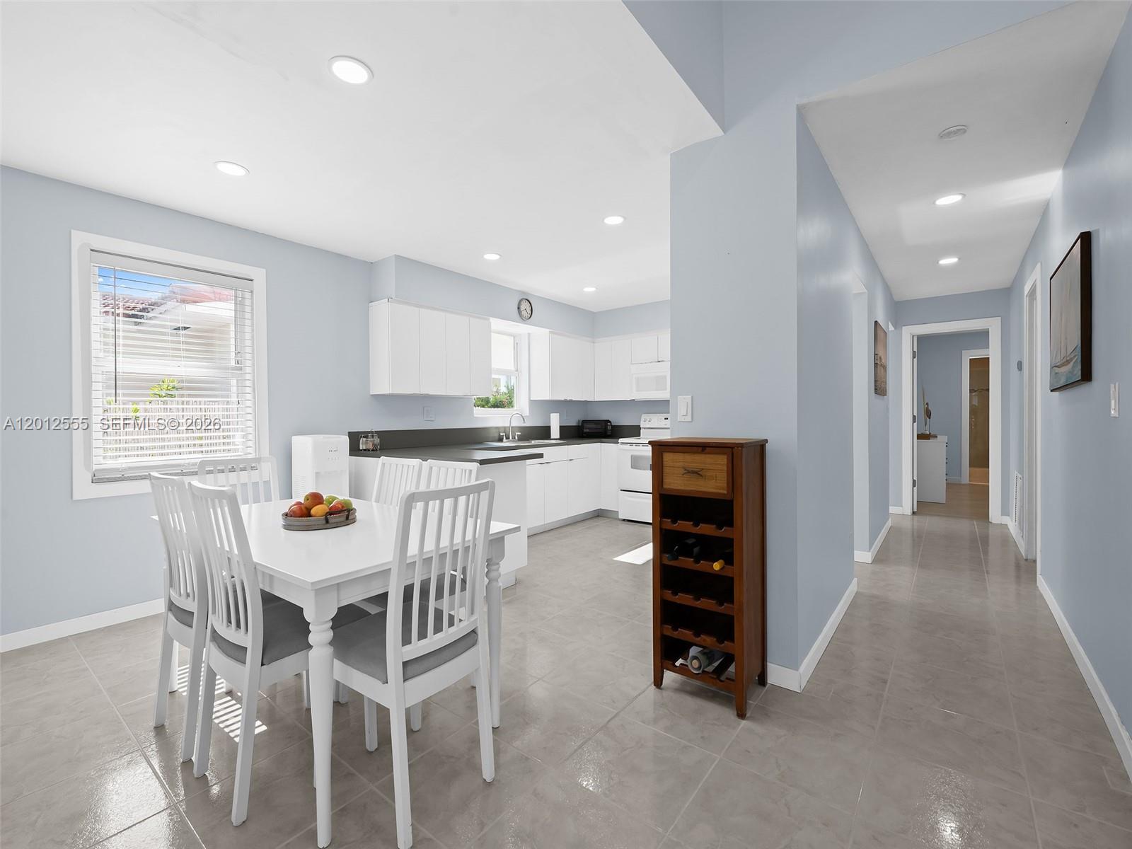 HOLLYWOOD LAKES SECTION - Residential Lease