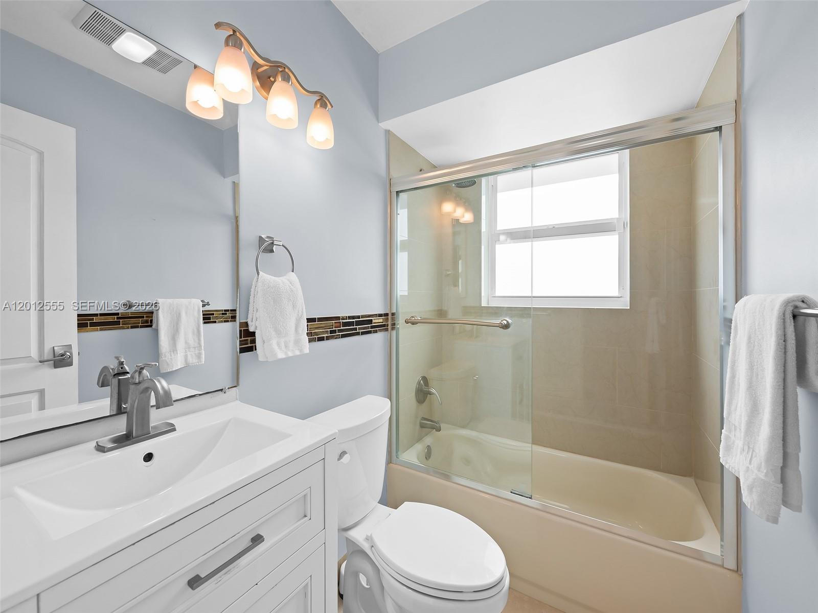 HOLLYWOOD LAKES SECTION - Residential Lease