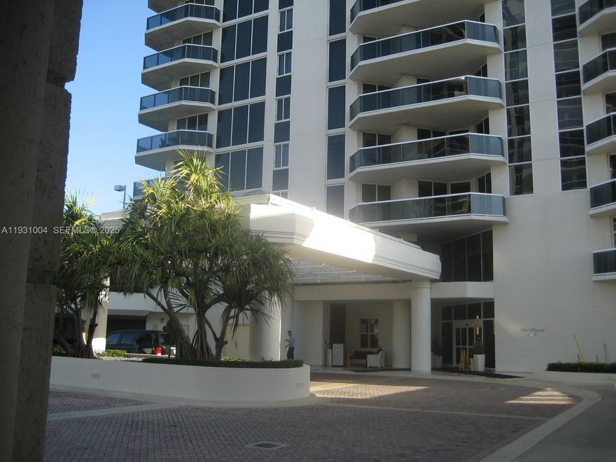 BLUE DIAMOND COND.  UNFURNISHED 1 BEDROOM, PLUS LARGE DEN AND 2 BATHROOMS. MIAMI SKYLINE AND INTRACOSTAL VIEWS. SEE THE SUNSET FROM THIS HUGE BALCONY.!!!!
WILL BE FRESHLY PAINTED. W/D INSIDE UNIT. ONE ASSIGNED PARKING PLUS VALET FOR VISITORS. 5 STARTS AMMENITIES. REALTORS READ BROKER'S REMARKS.