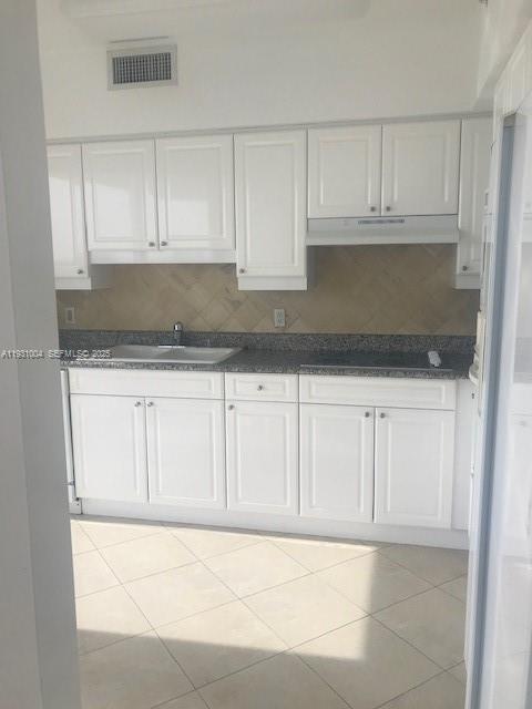 BLUE DIAMOND CONDO - Residential Lease