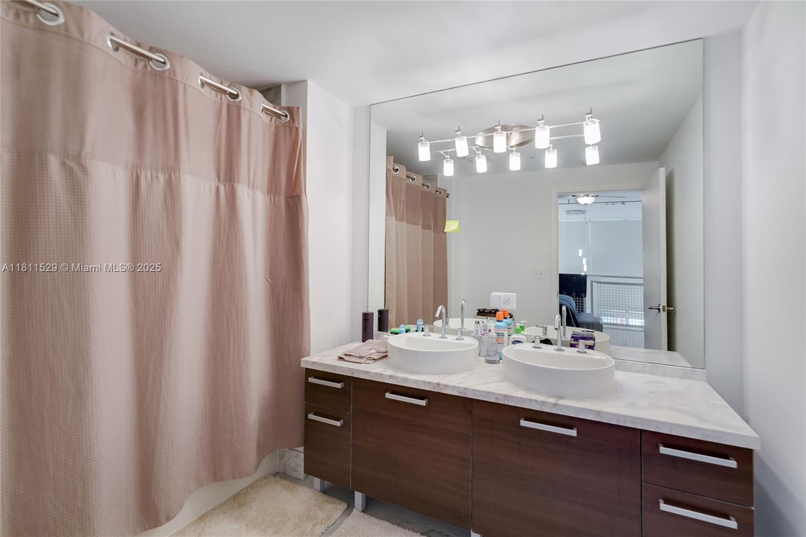 VIZCAYNE NORTH CONDO - Residential