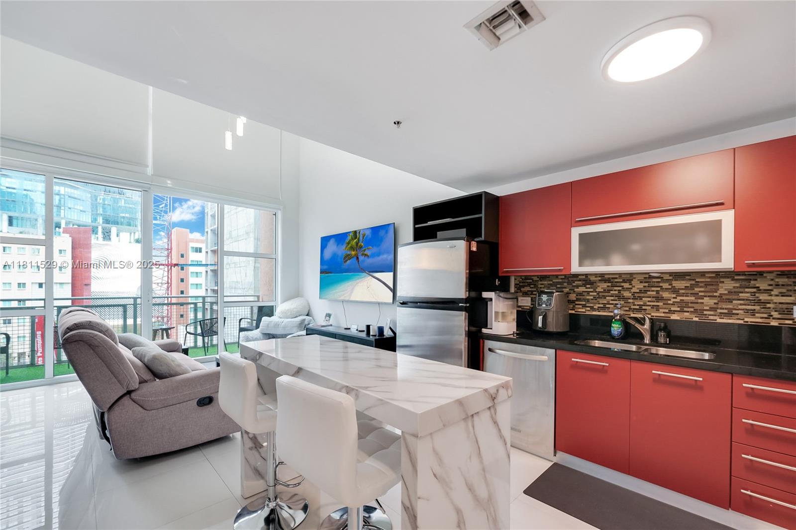 244 Biscayne Blvd 644