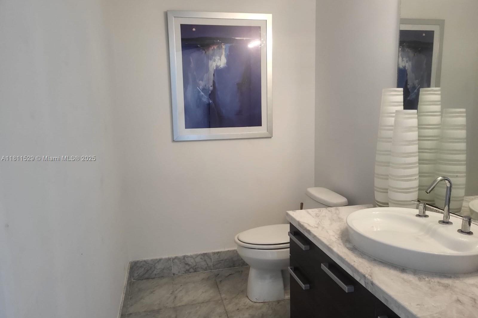 244 Biscayne Blvd 644