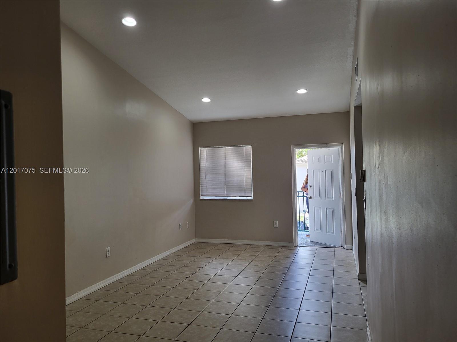 VENETIA GARDENS SOUTH CON - Residential