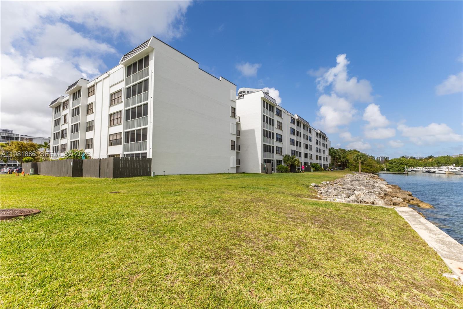 SOUTHVIEW AT AVENTURA CON - Residential