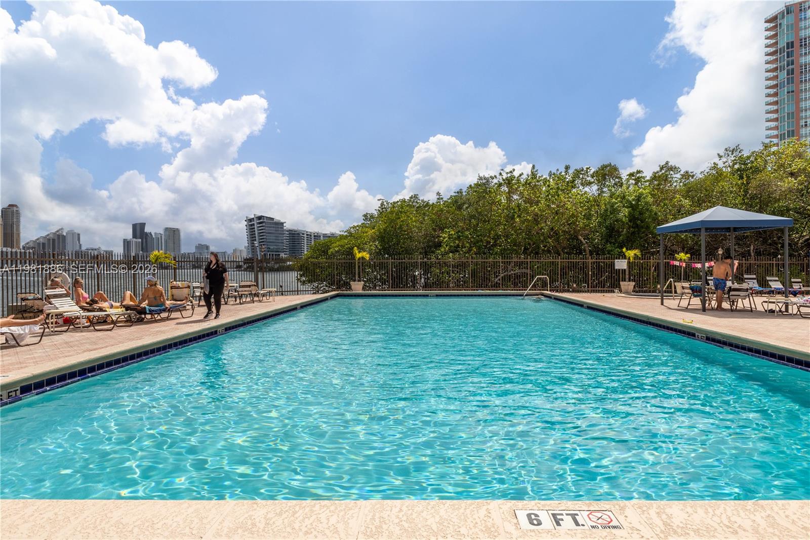 SOUTHVIEW AT AVENTURA CON - Residential