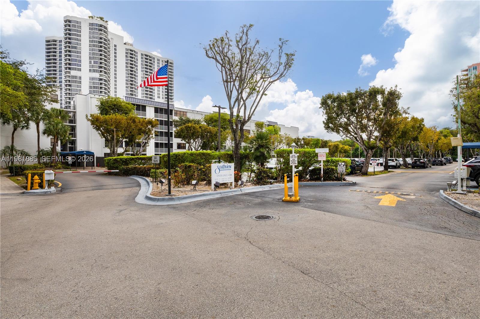 SOUTHVIEW AT AVENTURA CON - Residential