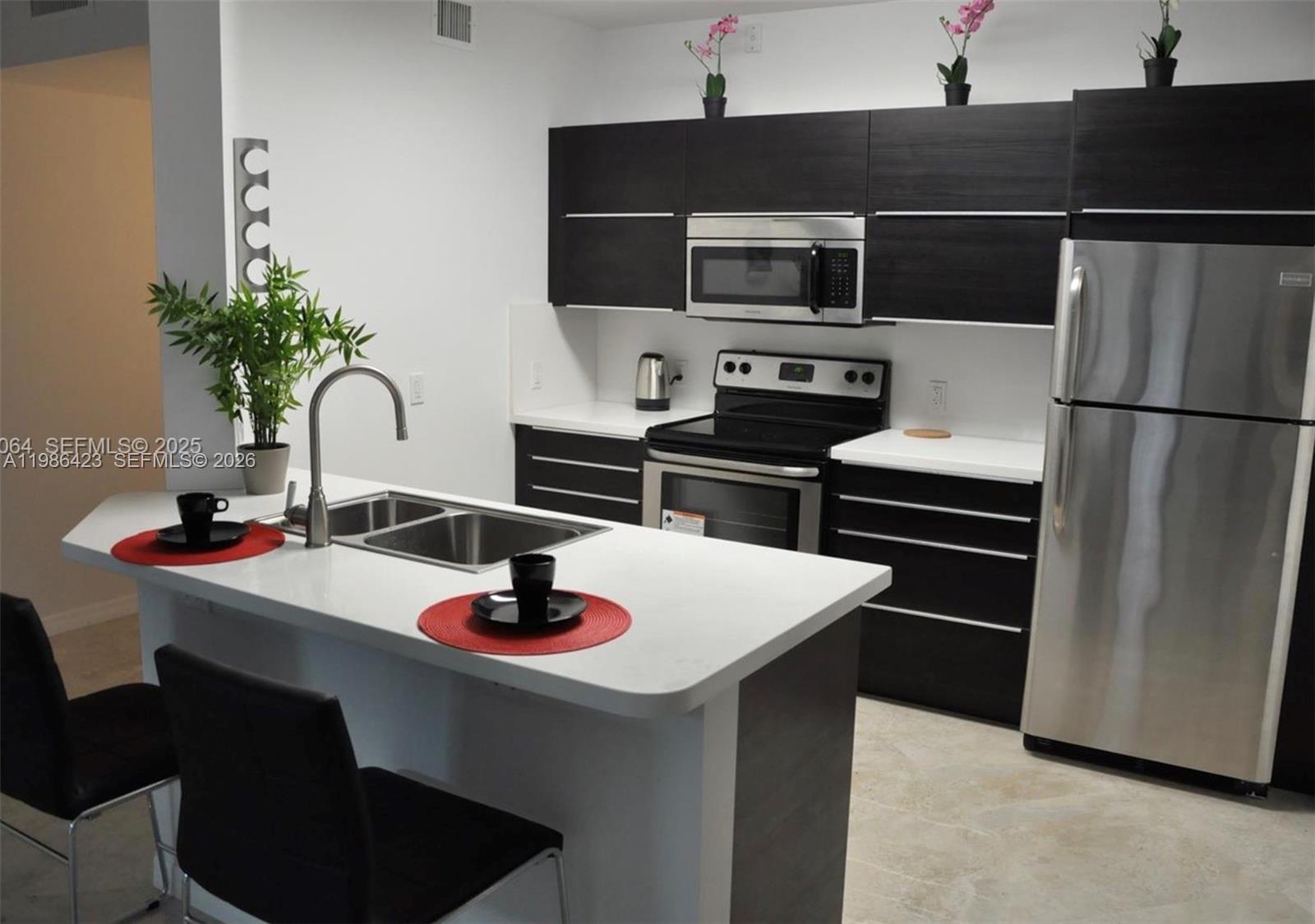 19801 E Country Club Dr 4104