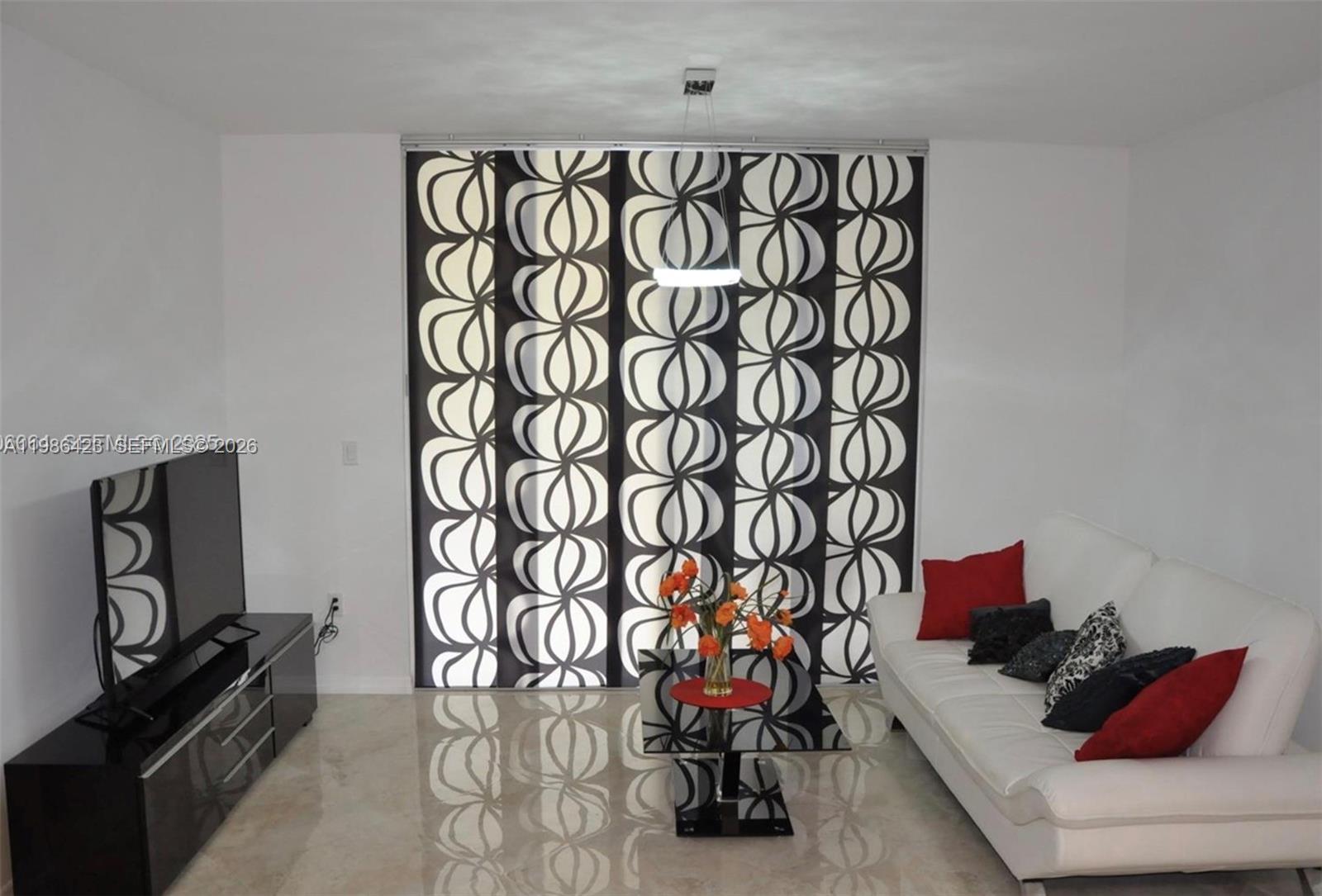 19801 E Country Club Dr 4104