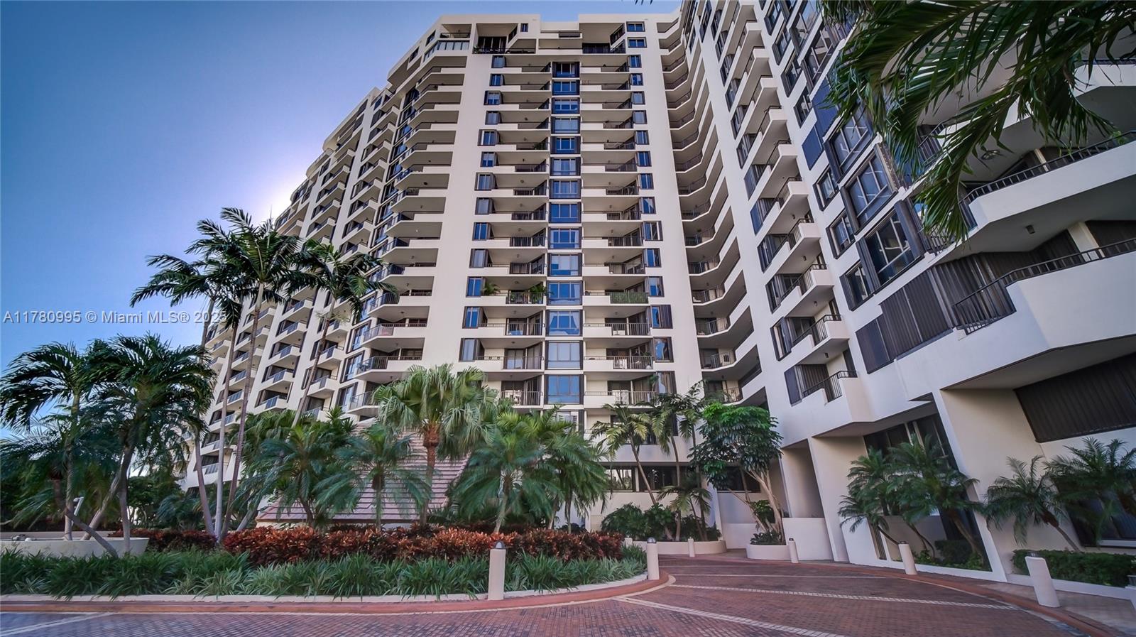 Rental Property at 520 Brickell Key Dr C-425, Miami, Broward County, Florida - Bathrooms: 1  - $2,000 MO.