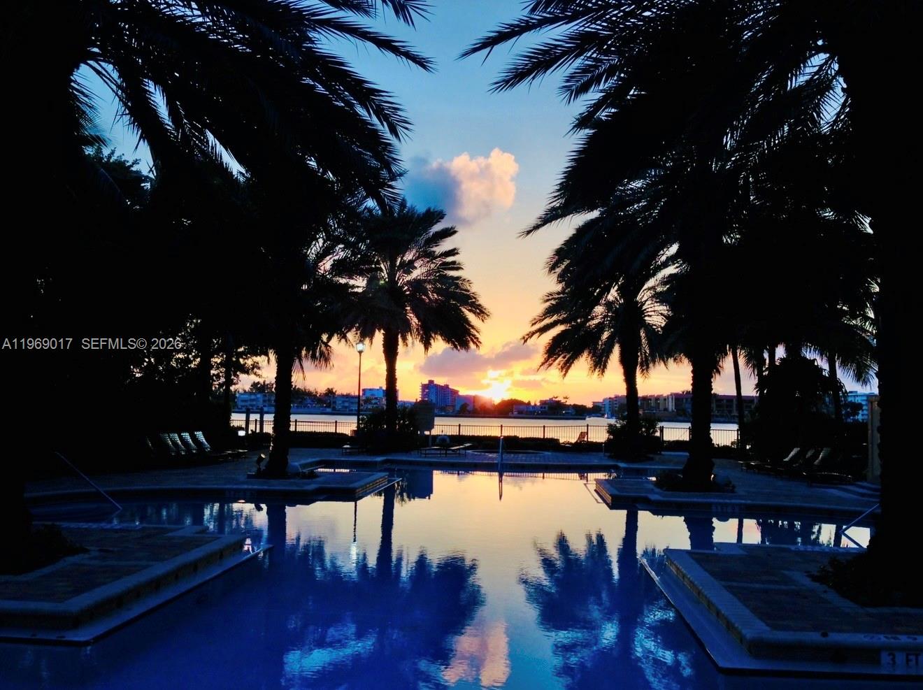 PORTO BELLAGIO CONDO - Residential