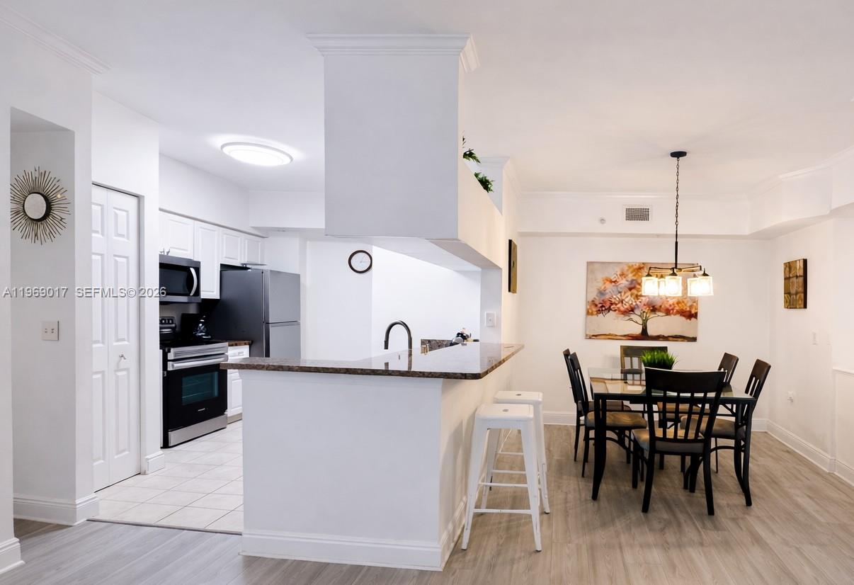 PORTO BELLAGIO CONDO - Residential