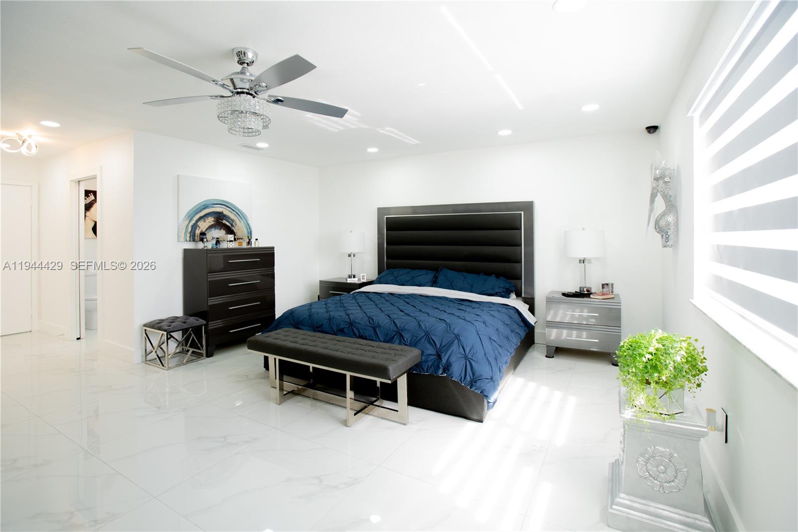 VENEZIA HOMES ESTATES IST - Residential