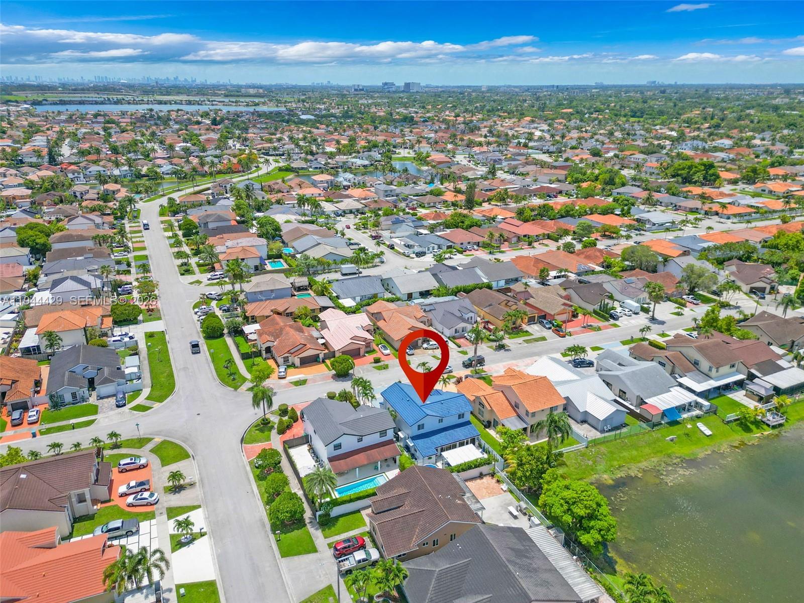 VENEZIA HOMES ESTATES IST - Residential