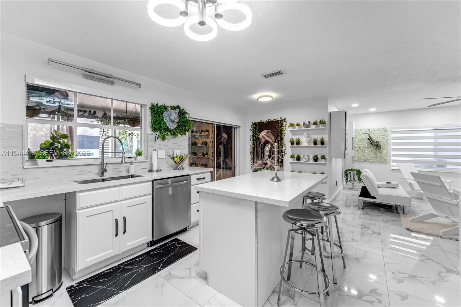 VENEZIA HOMES ESTATES IST - Residential