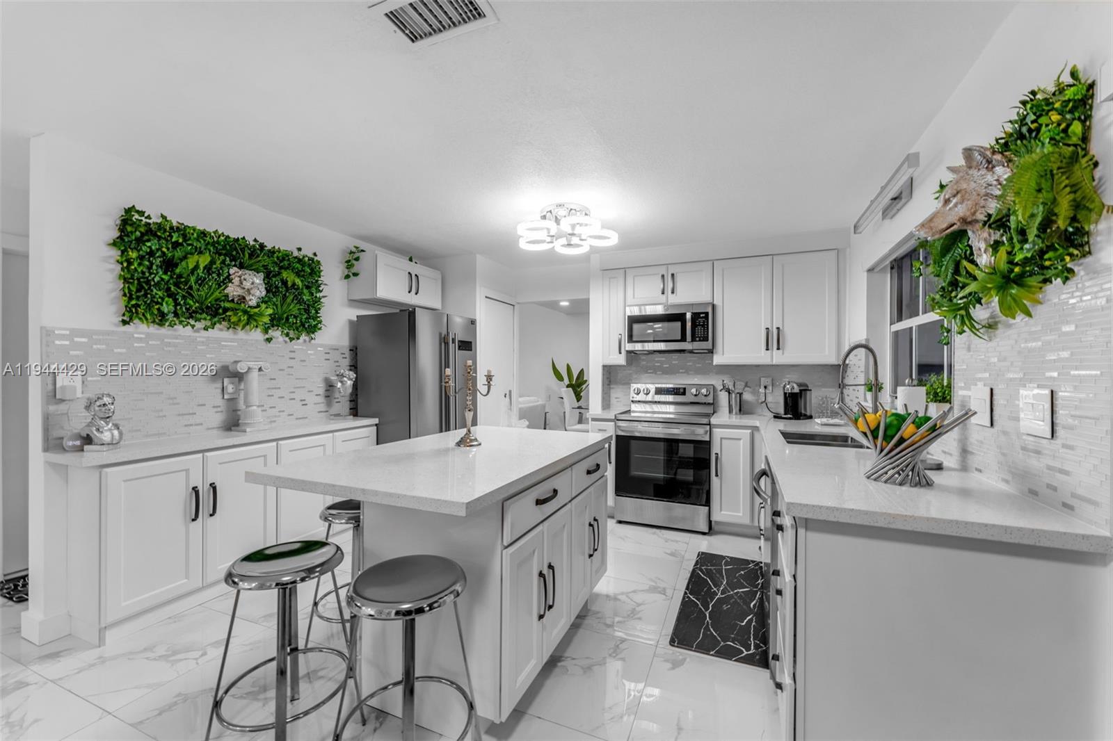 VENEZIA HOMES ESTATES IST - Residential