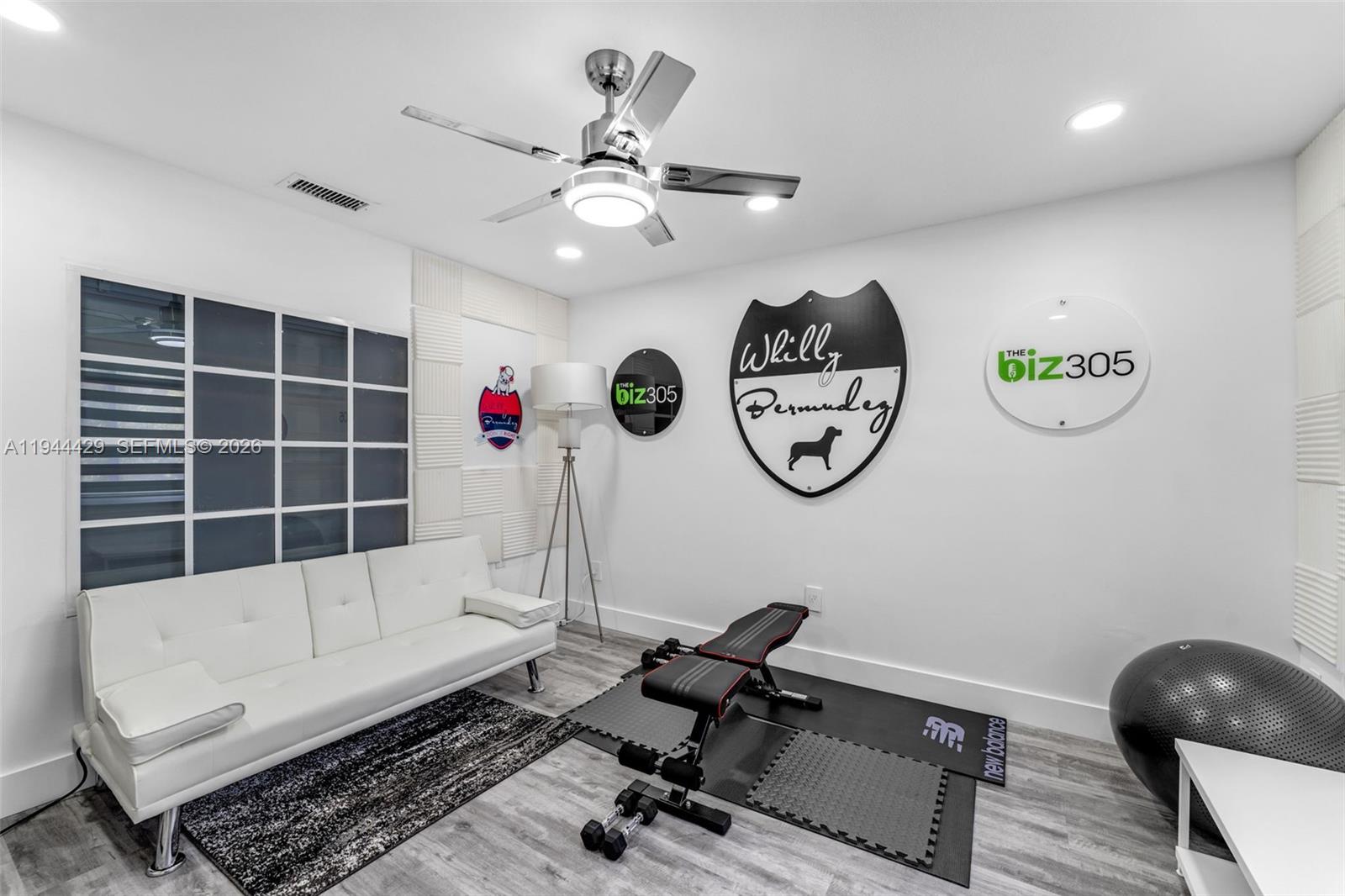 VENEZIA HOMES ESTATES IST - Residential