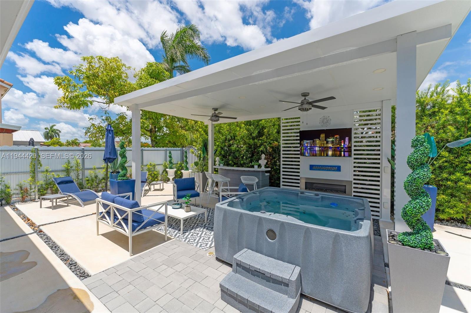 VENEZIA HOMES ESTATES IST - Residential