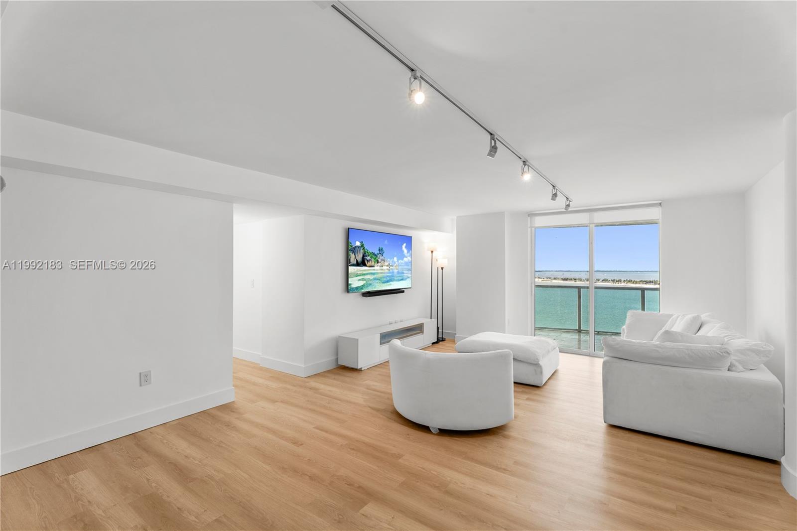 2101 Brickell Ave 806