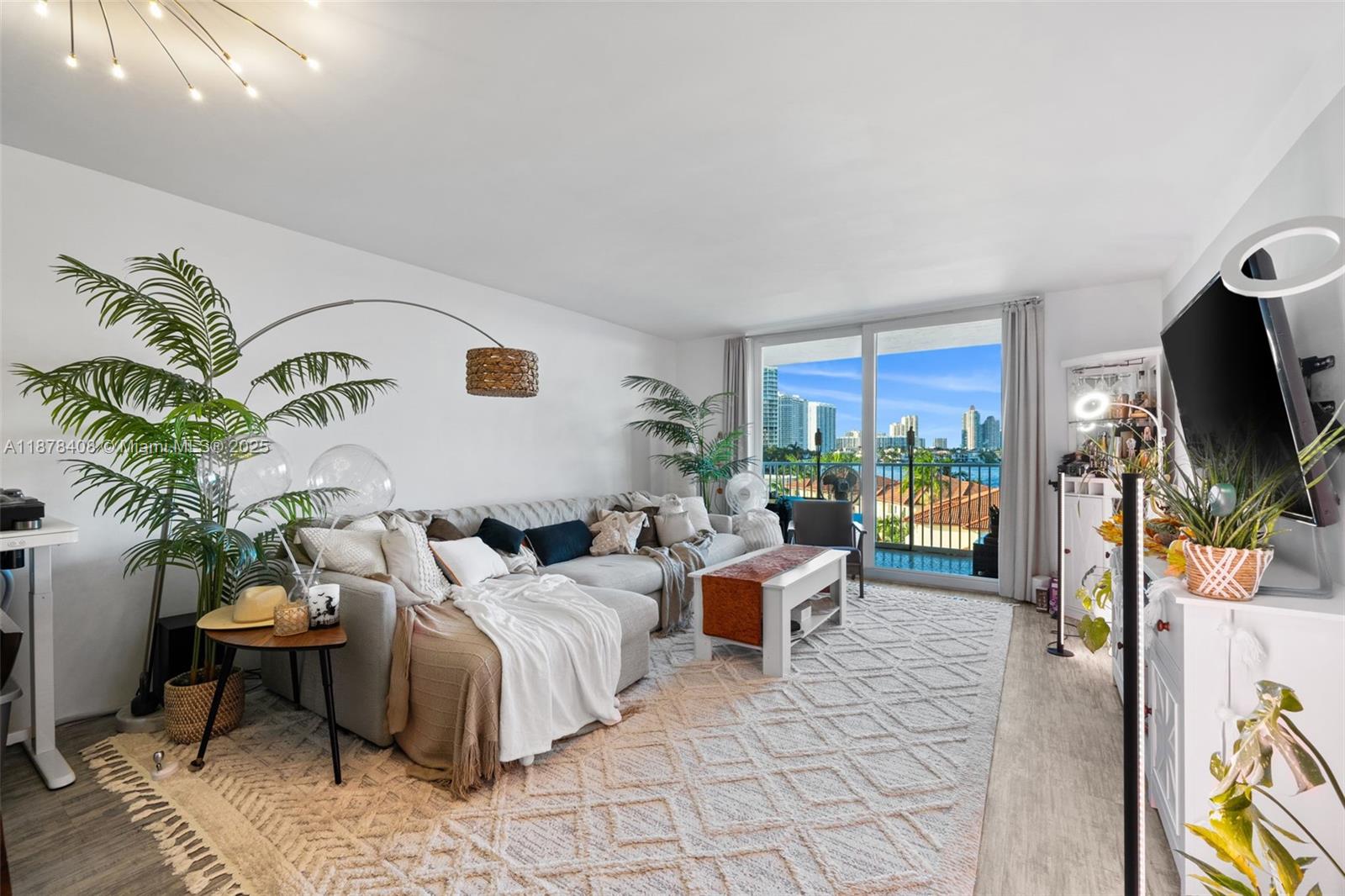 EDEN POINT NORTH CONDO - Residential