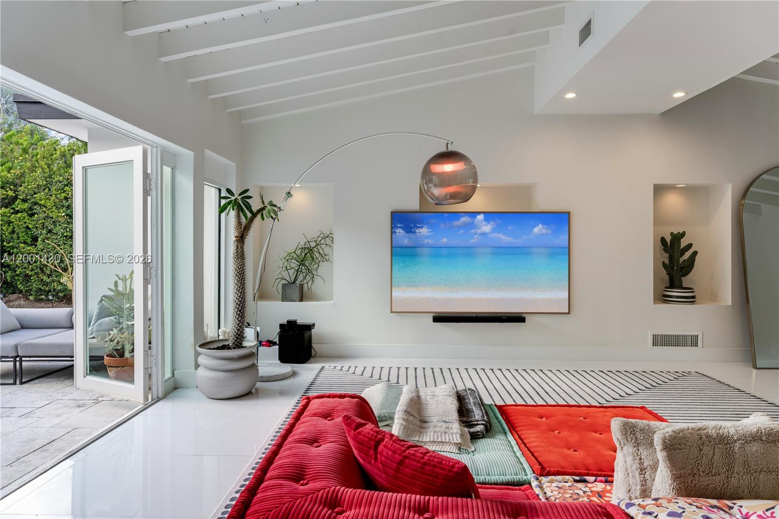 TREASURE PLAZA - Residential