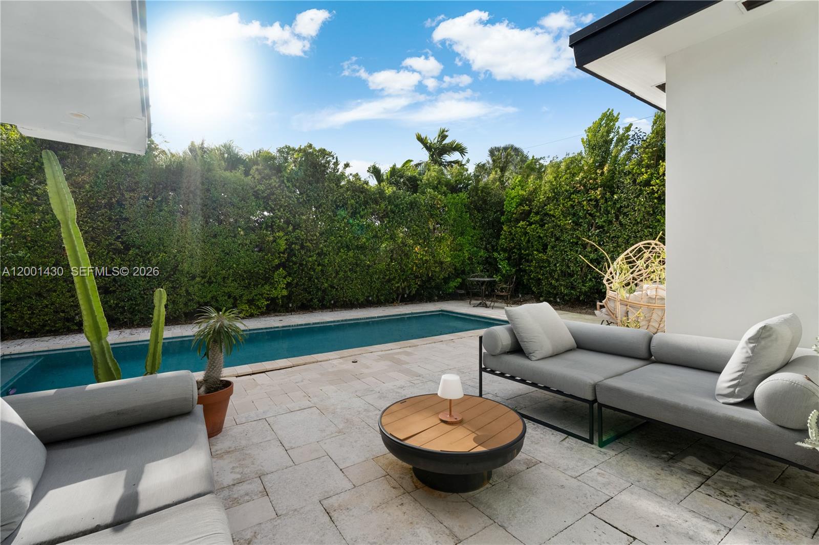 TREASURE PLAZA - Residential