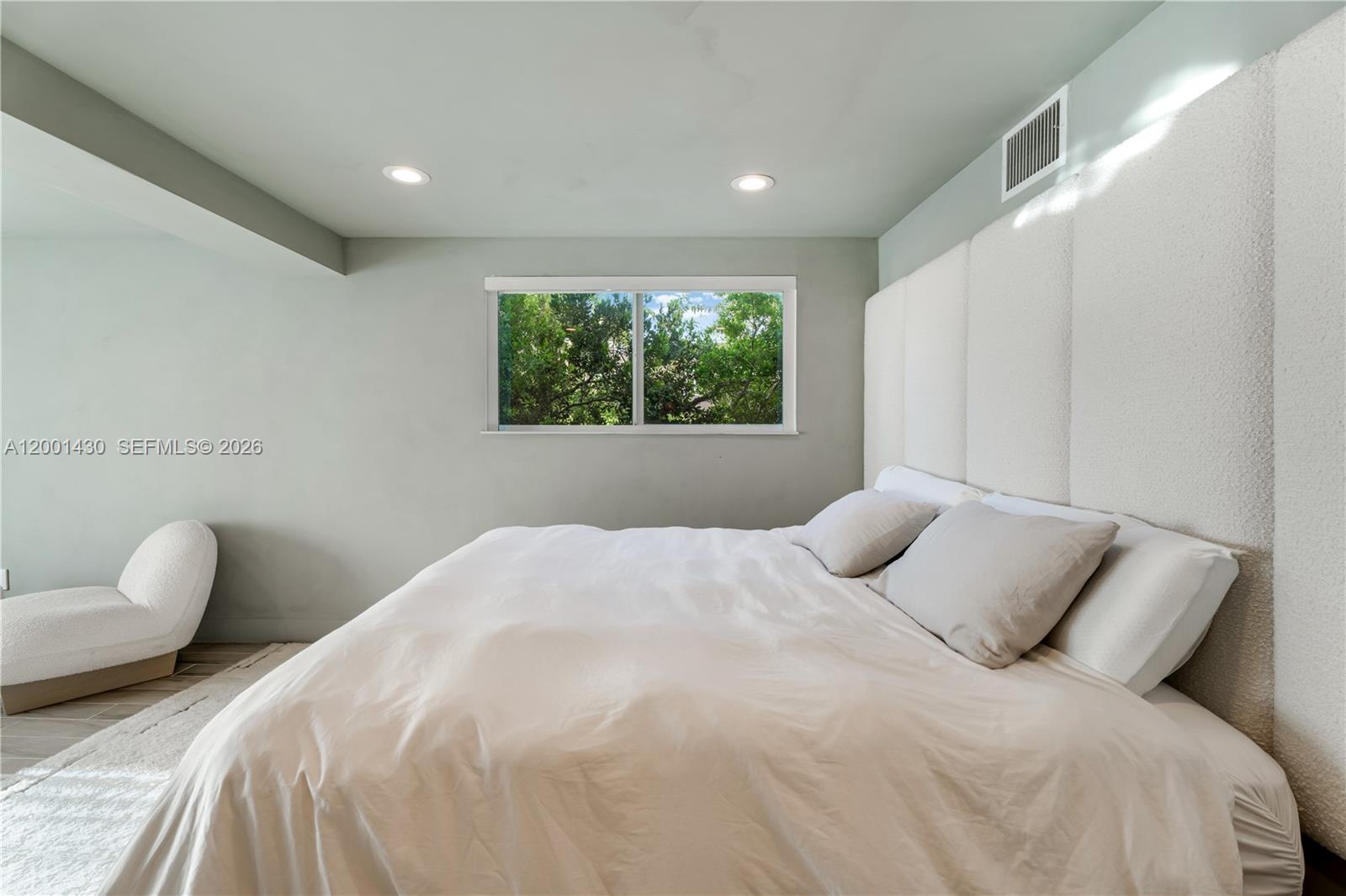 TREASURE PLAZA - Residential