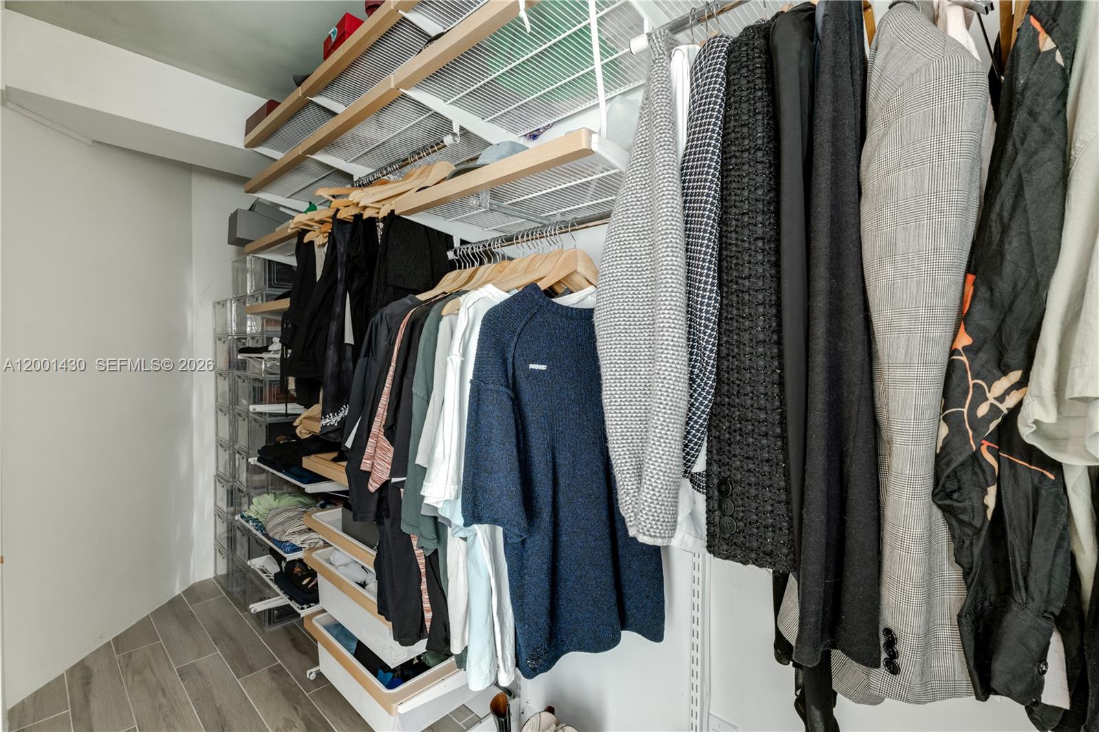 TREASURE PLAZA - Residential